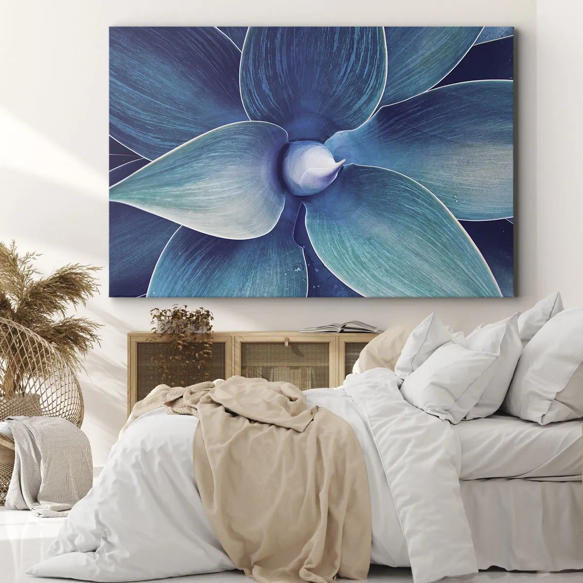 Vászonkép - Közeli kép egy absztrakt virágról kék árnyalatokban - 70x50cm - Kékezve az égből - Modern fali dekoráció nappalihoz és hálószobához ARTTOR