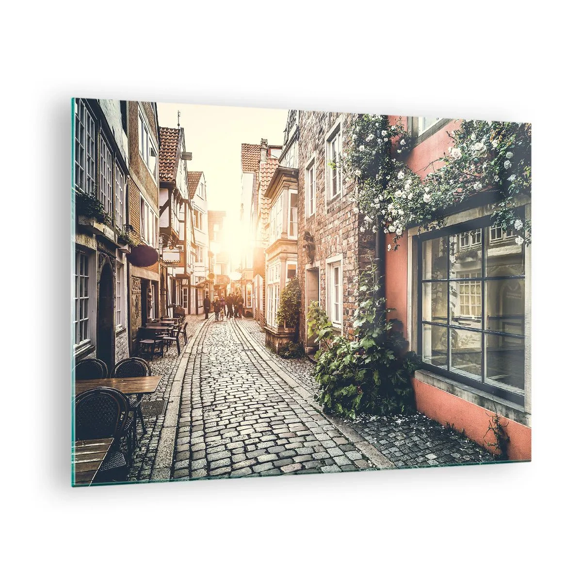 Üveg kép - Egy bájos utca bérházakkal, melyeket a naplemente világít meg - 70x50cm - Rózsa sikátor rózsaszín fényben - Modern fali dekoráció nappalihoz és hálószobához ARTTOR