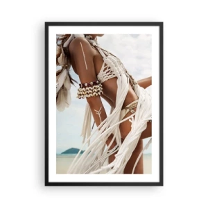 Poszter fehér keretben - Nő etnikai stílusban a strandon - 50x70cm - A nap papnője - Modern fali dekoráció nappalihoz és hálószobához ARTTOR