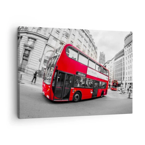 Vászonkép - Egy piros londoni busz egy fekete-fehér utca hátterében - 70x50cm - London hagyományosan - by bus - Modern fali dekoráció nappalihoz és hálószobához ARTTOR