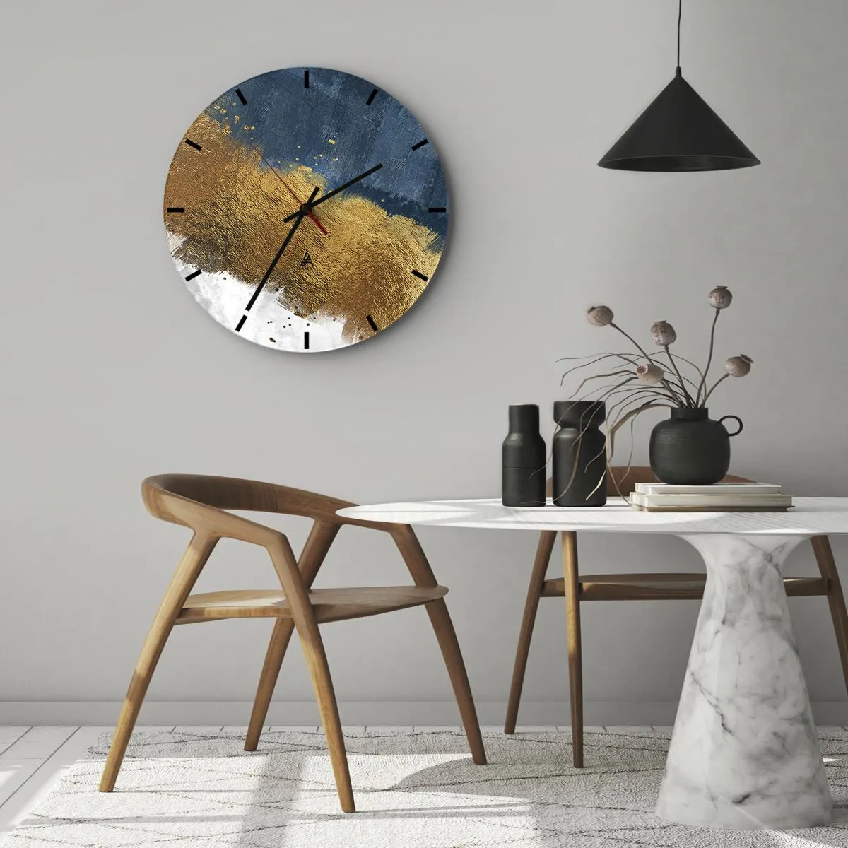 Falióra, Óra - Arany és sötétkék absztrakt ecsetvonások fehér alapon - 30x30cm - A nyár árnyalatai - Modern fali dekoráció nappalihoz, konyhához és hálószobához ARTTOR