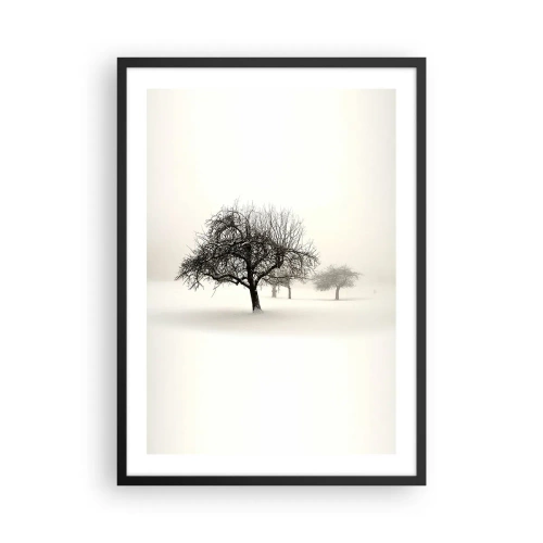 Poszter fehér keretben - Téli táj magányos fákkal ködös környezetben - 50x70cm - Téli álom - Modern fali dekoráció nappalihoz és hálószobához ARTTOR