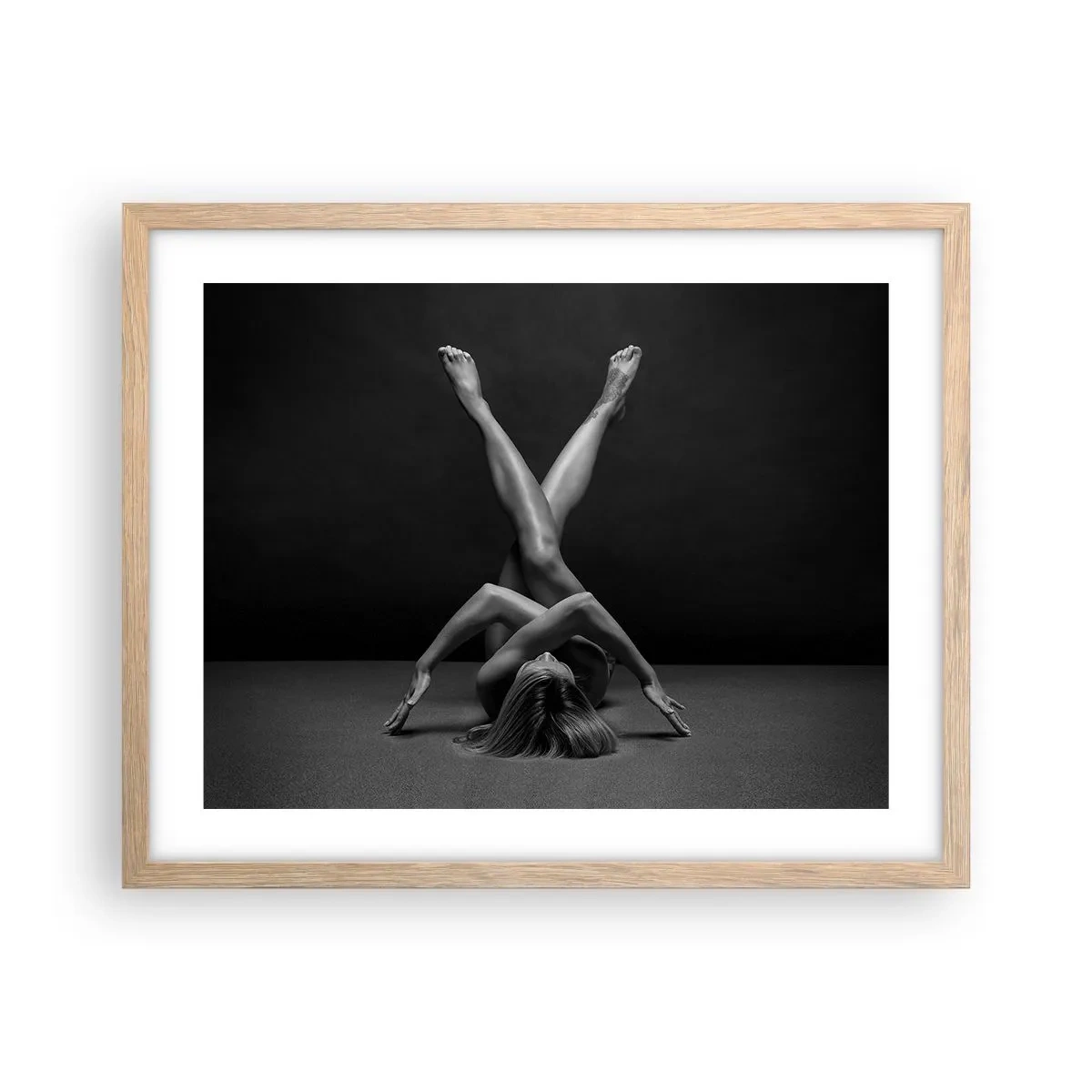 Poszter világos tölgy keretben - A meztelenség geometriája - 50x40 cm