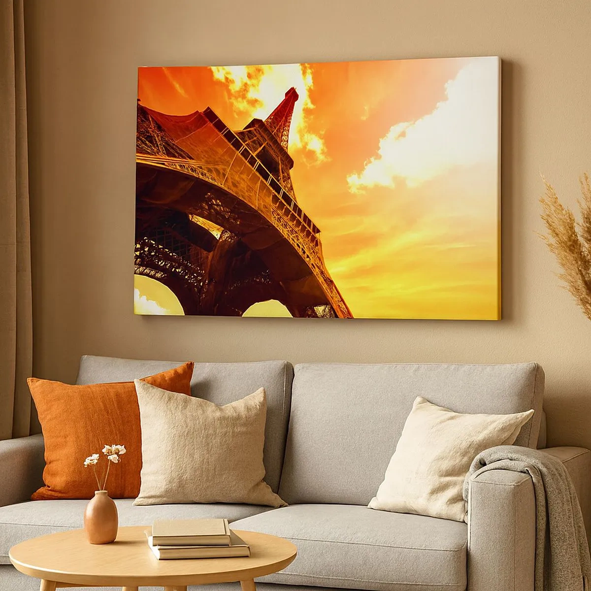 Vászonkép - Az Eiffel-torony naplementekor, aranyló égbolt előtt - 70x50cm - Monumentális, mert nappal aranyozott - Modern fali dekoráció nappalihoz és hálószobához ARTTOR