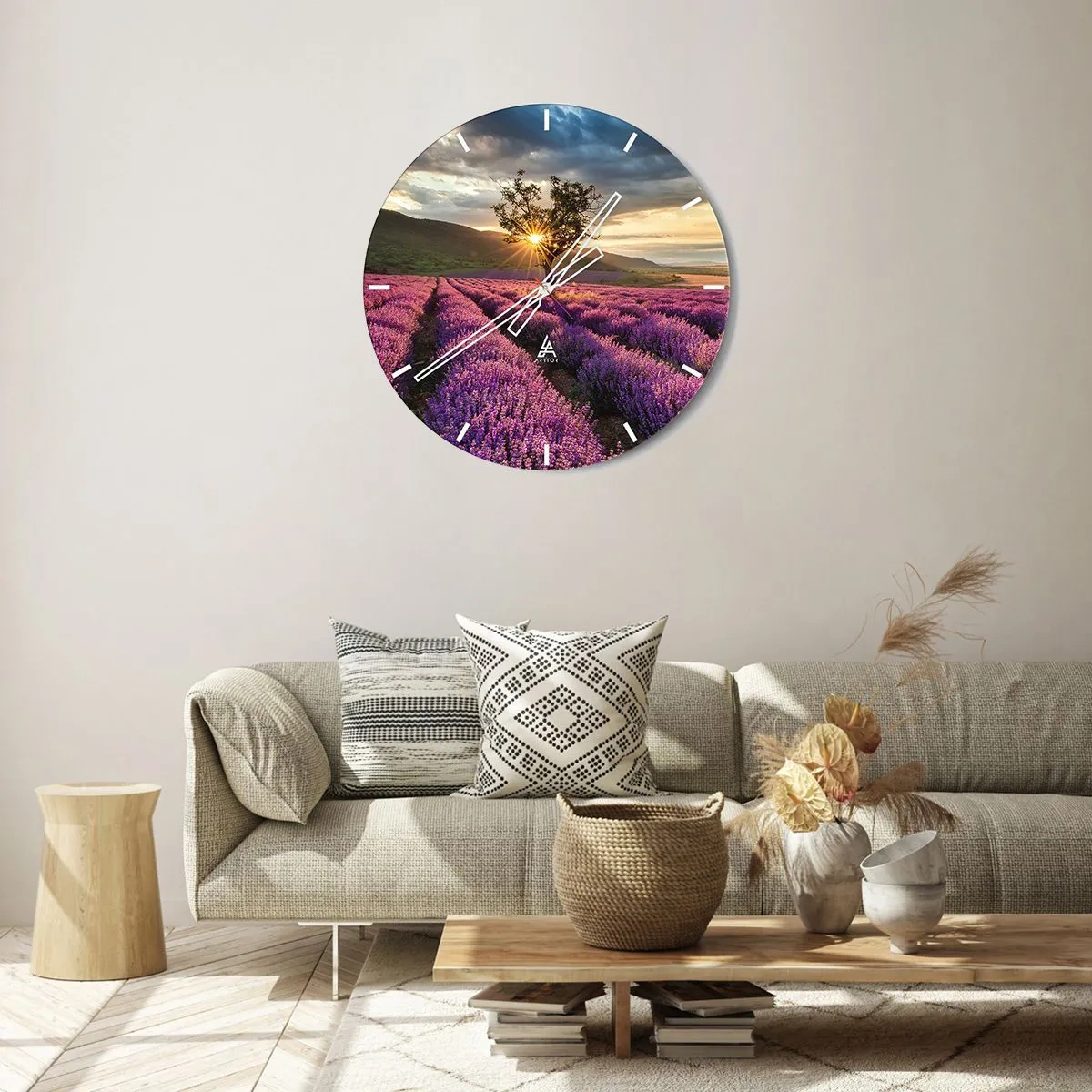 Falióra, Óra - Levendula mező naplementekor egy magányos fával - 30x30cm - Lila színű illat - Modern fali dekoráció nappalihoz, konyhához és hálószobához ARTTOR
