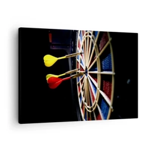 Vászonkép - Egy darts tábla, fekete alapon ütődárdásokkal - 70x50cm - Pont a lényeg - Modern fali dekoráció nappalihoz és hálószobához ARTTOR