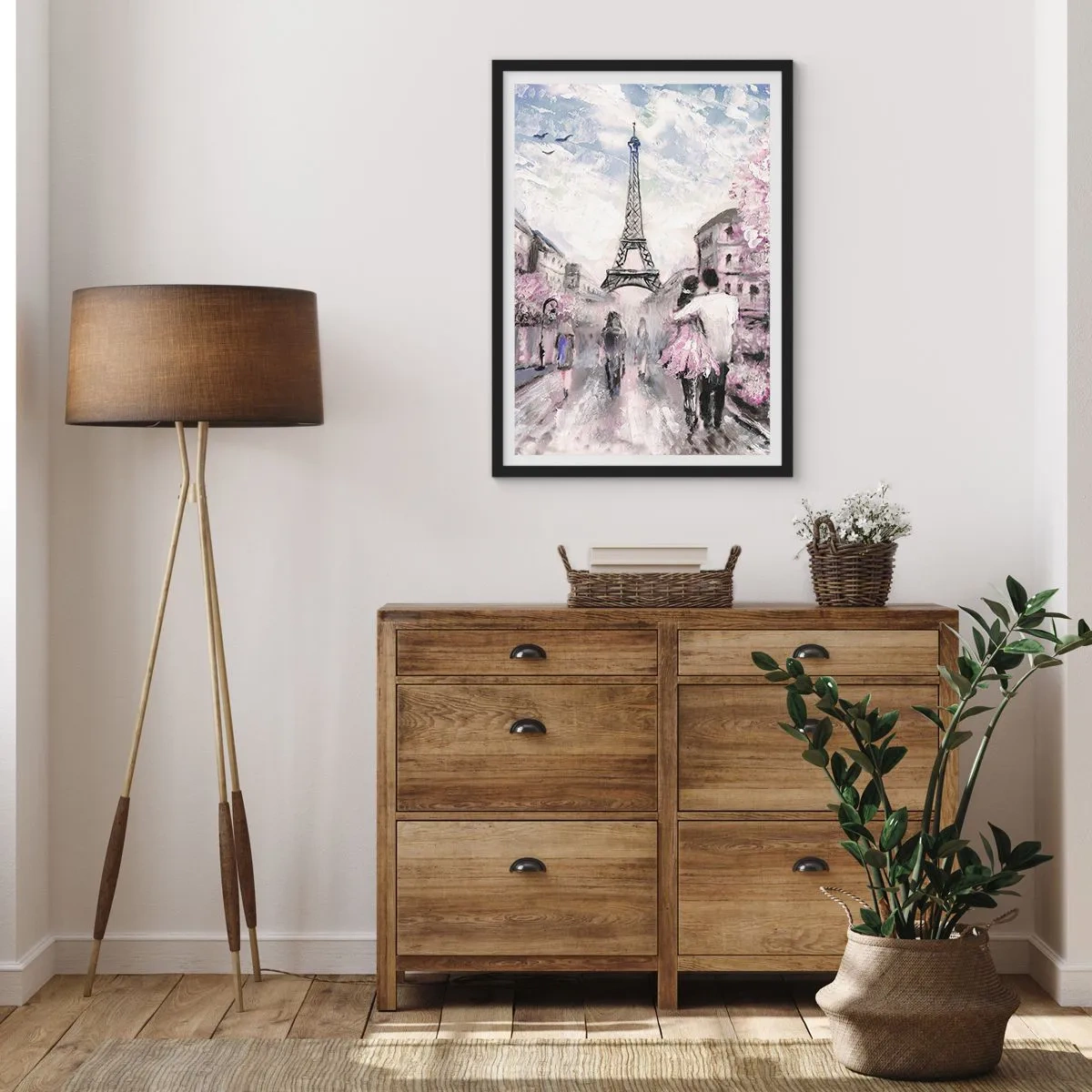 Poszter fehér keretben - Romantikus jelenet Párizsban, a háttérben az Eiffel-toronyval - 50x70cm - Ha szerelmesnek lenni, akkor a... - Modern fali dekoráció nappalihoz és hálószobához ARTTOR