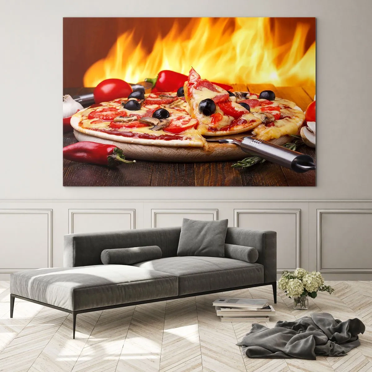 Üveg kép - Pizza olajbogyóval a tűz lángjainak hátterében - 70x50cm - From Italy with love - Modern fali dekoráció nappalihoz és hálószobához ARTTOR