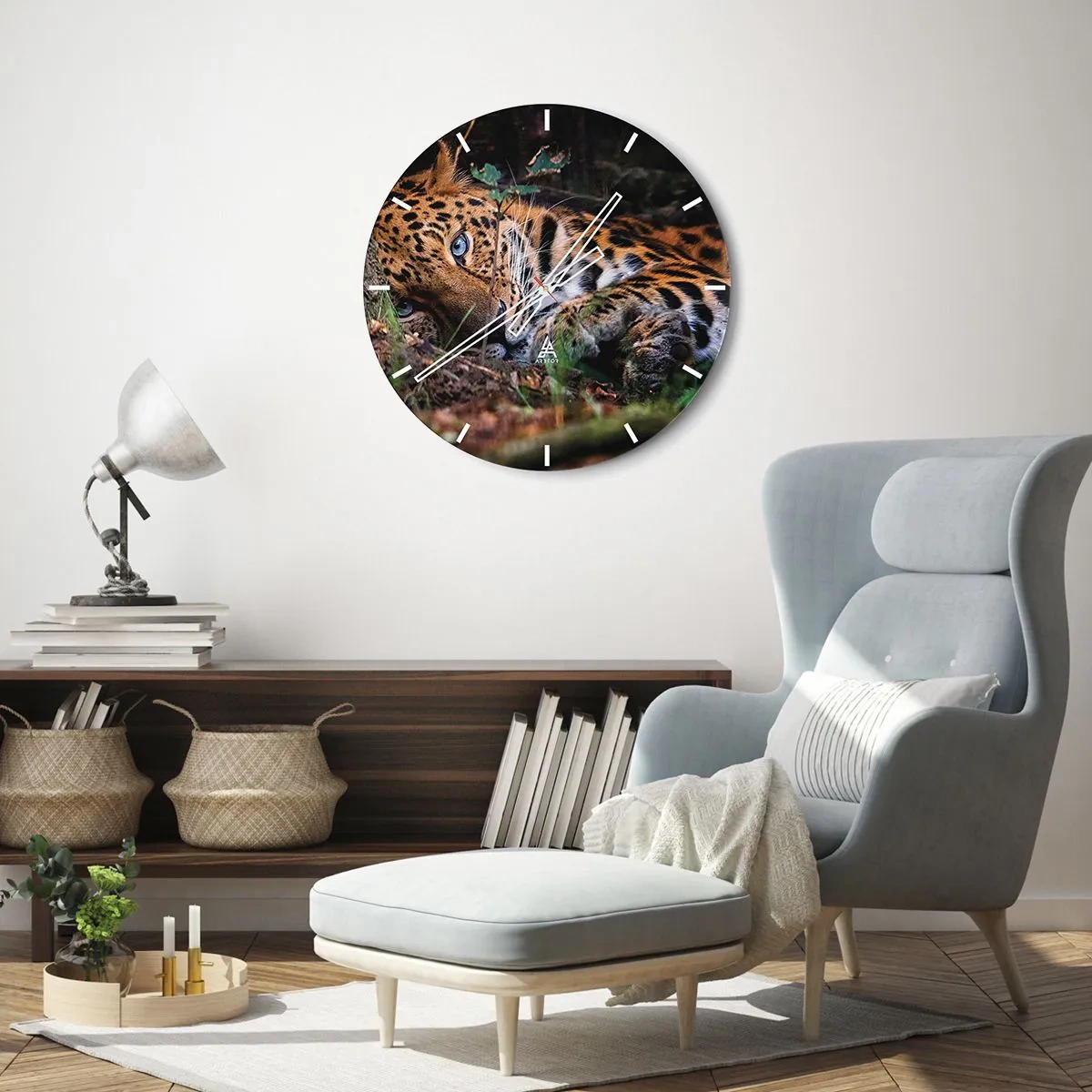 Falióra, Óra - Egy pihenő leopárd természetes környezetében - 30x30cm - Bízz bennem - Modern fali dekoráció nappalihoz, konyhához és hálószobához ARTTOR