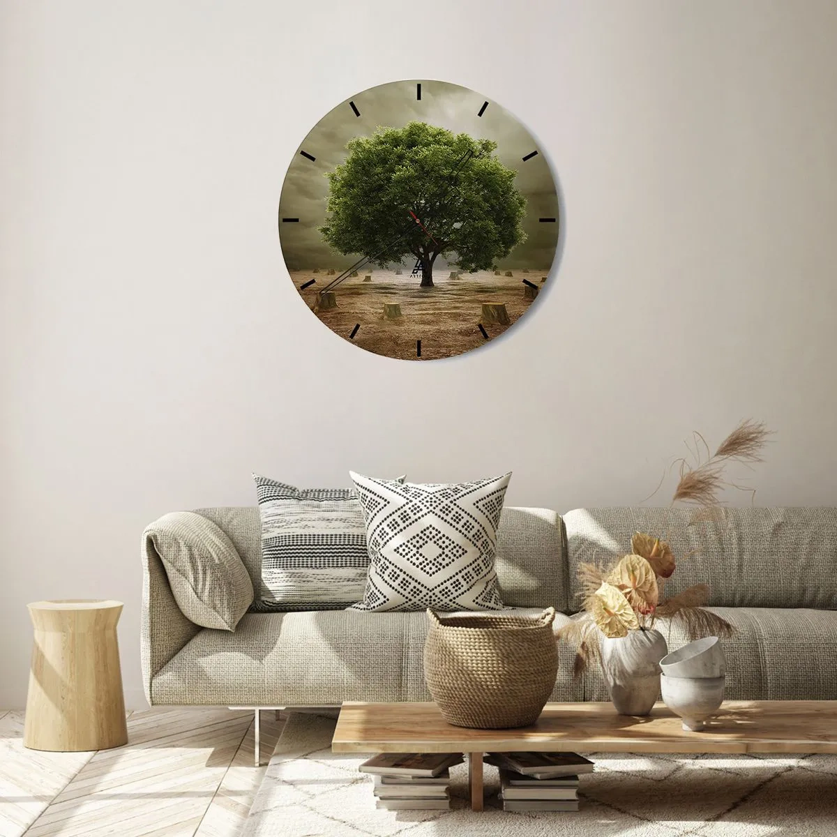 Falióra, Óra - Egy fa, melyet tuskók vesznek körül a viharos égbolton - 30x30cm - Egész remény - Modern fali dekoráció nappalihoz, konyhához és hálószobához ARTTOR