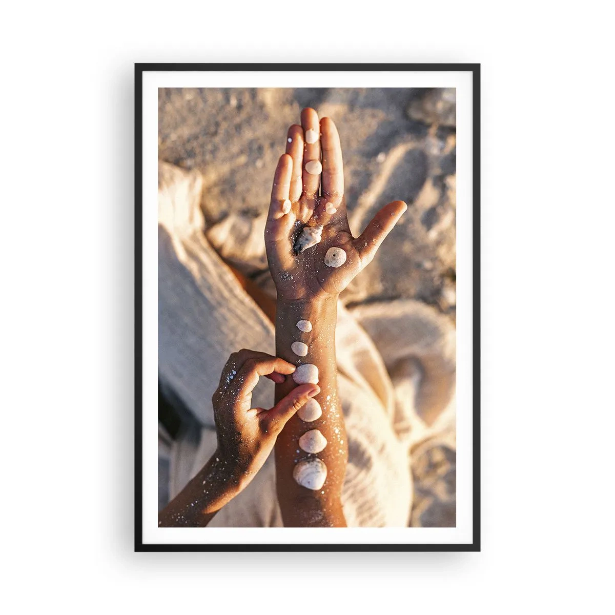 Poszter fehér keretben - Szépség egy karnyújtásnyira - 70x100 cm