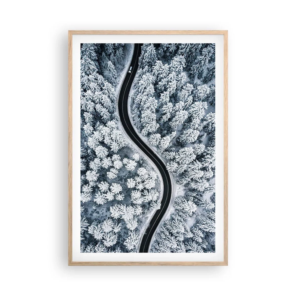 Poszter világos tölgy keretben - A téli erdőn - 61x91 cm