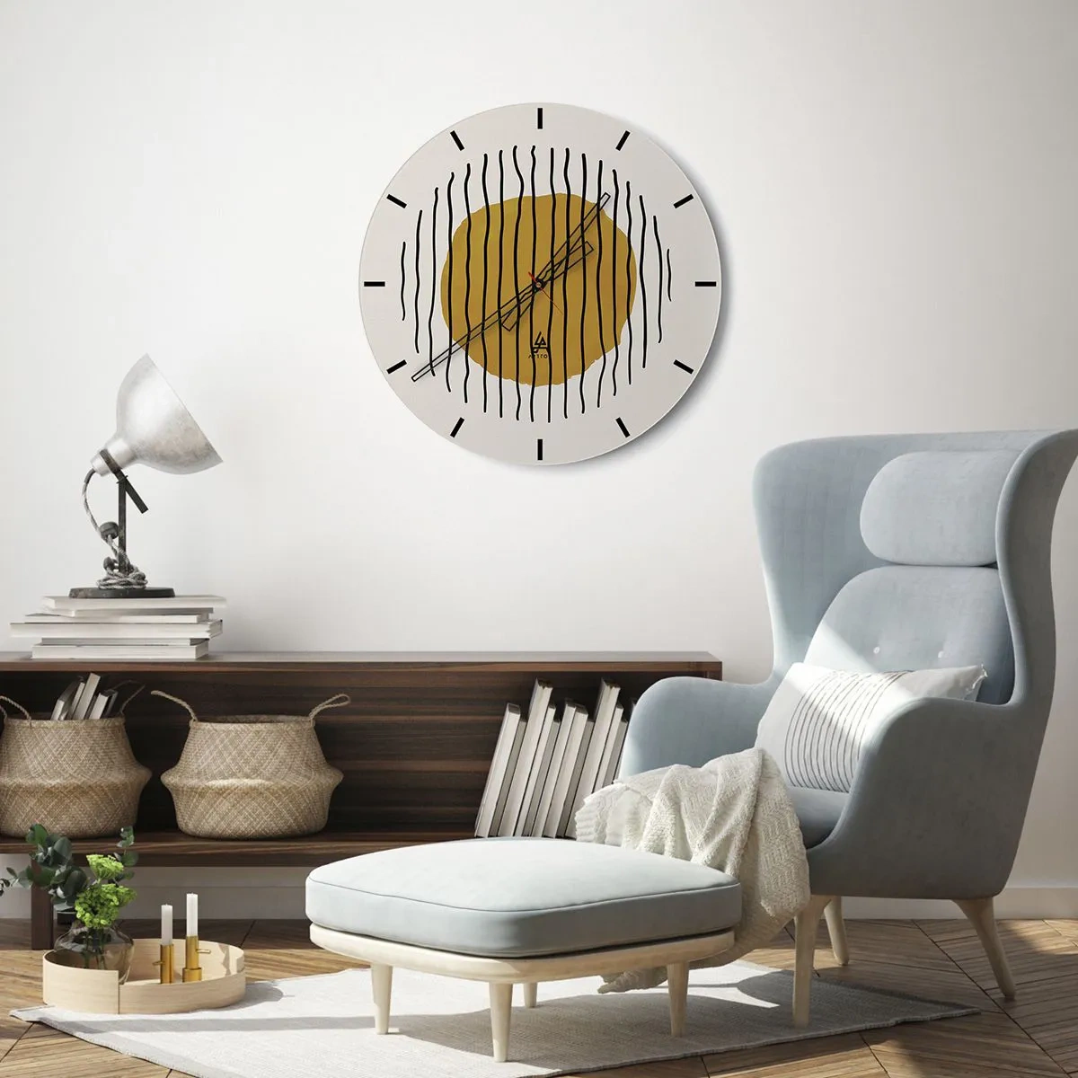 Falióra, Óra - Sárga-narancssárga kör, amelyet fekete hullámos vonalak vesznek körül - 30x30cm - A hőtől remegő absztrakció - Modern fali dekoráció nappalihoz, konyhához és hálószobához ARTTOR