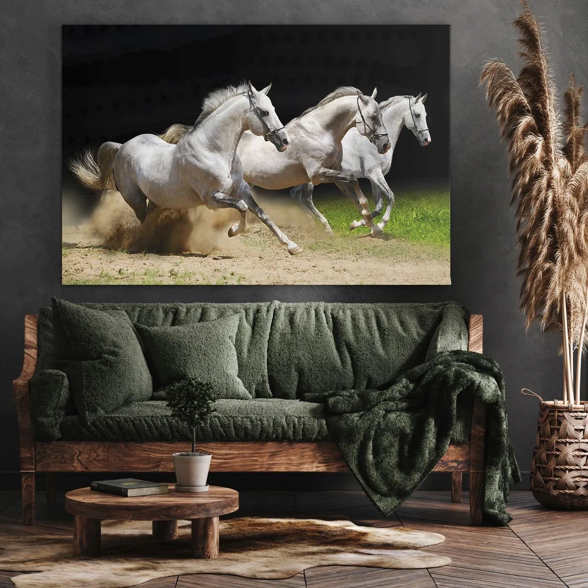 Vászonkép - Három fehér ló vágtat homokon és füvön át - 70x50cm - Három Kegyelem - Modern fali dekoráció nappalihoz és hálószobához ARTTOR