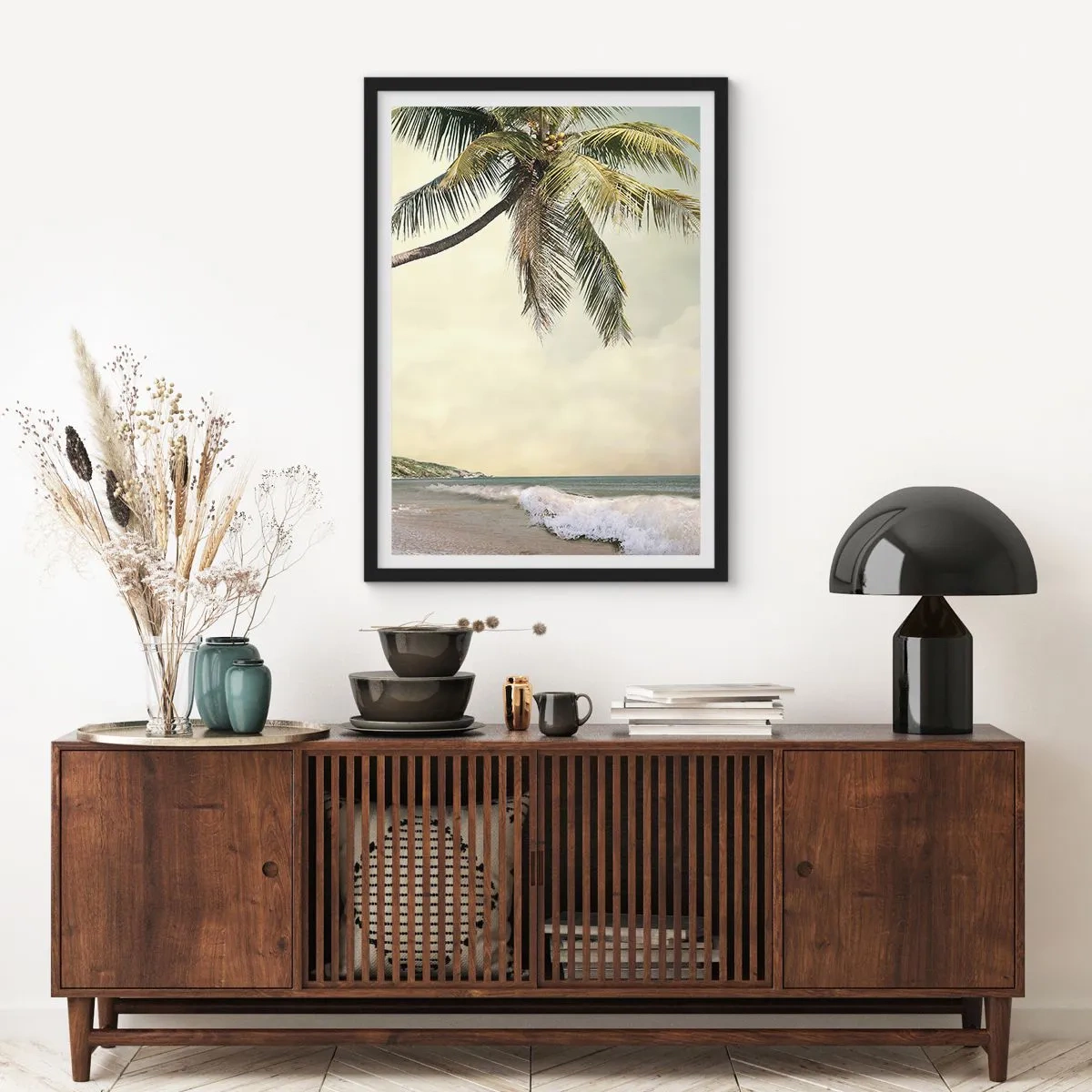 Poszter fehér keretben - Egy pálmafa a tengerrel szemben - 50x70cm - Trópusi álom - Modern fali dekoráció nappalihoz és hálószobához ARTTOR