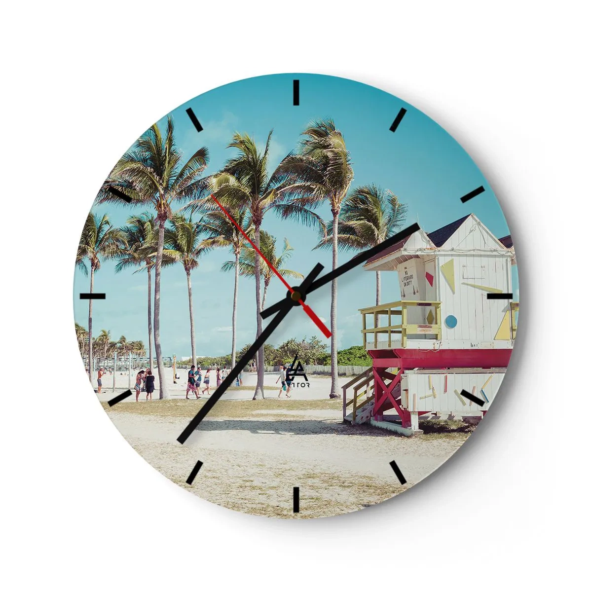 Falióra, Óra - Miami Beach pálmafákkal és egy színes vízimentő épülettel - 30x30cm - Gyönyörű nap vár rád - Modern fali dekoráció nappalihoz, konyhához és hálószobához ARTTOR