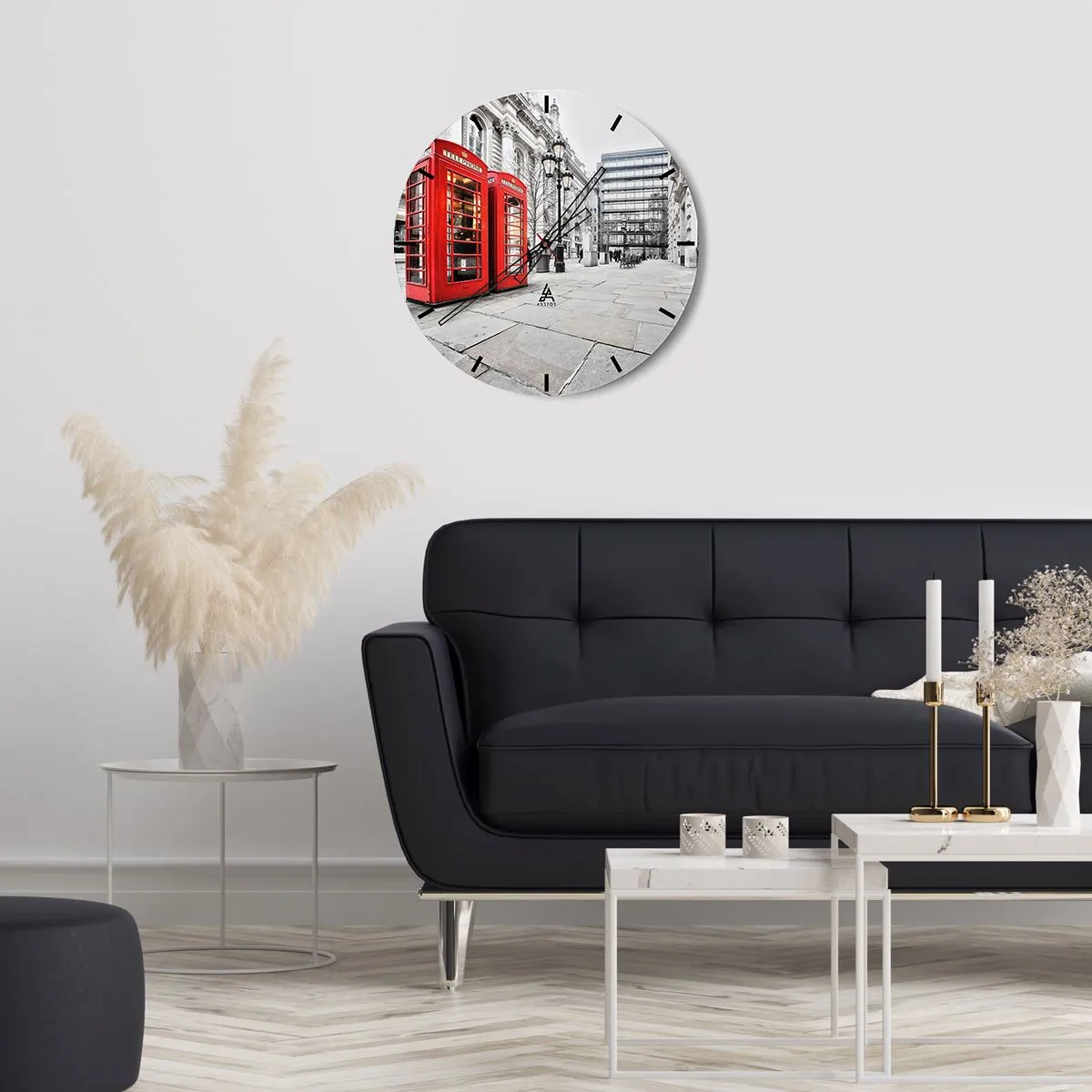 Falióra, Óra - Piros telefonfülkék városi környezetben - 30x30cm - Welcome to London - Modern fali dekoráció nappalihoz, konyhához és hálószobához ARTTOR
