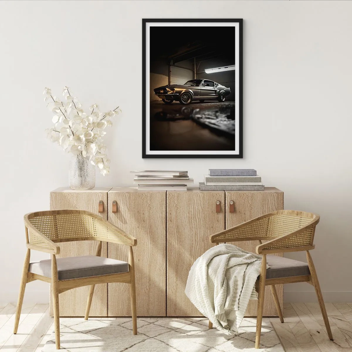 Poszter fehér keretben - Klasszikus sportkocsi a garázsban - 50x70cm - Visszatérés a múltba - Modern fali dekoráció nappalihoz és hálószobához ARTTOR
