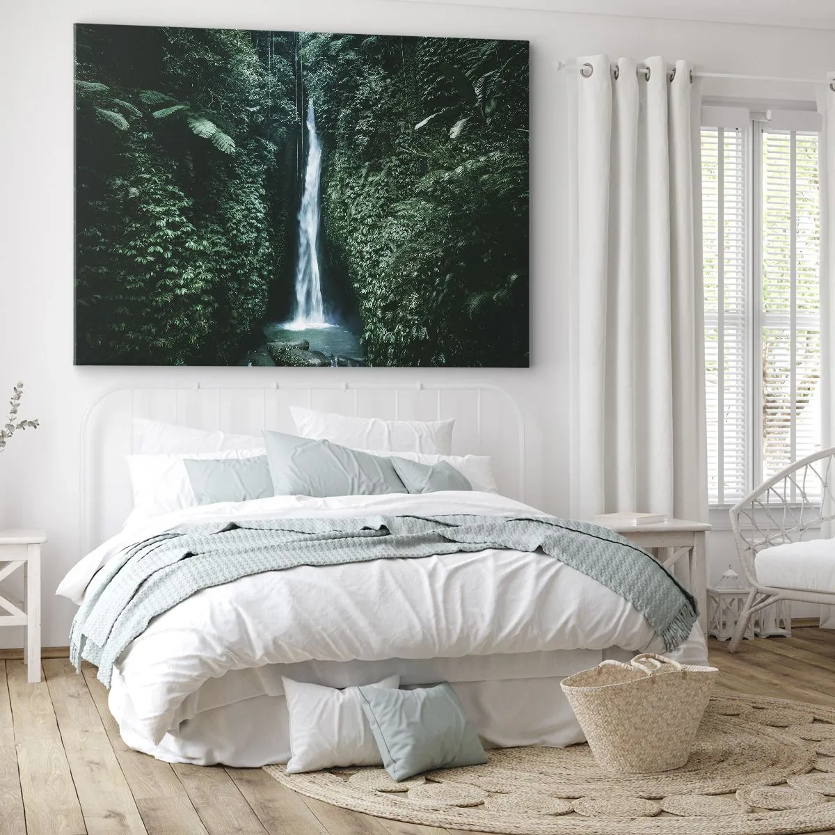Vászonkép - Sűrű trópusi növényzettel körülvett vízesés - 70x50cm - Trópusi gyógyforrás - Modern fali dekoráció nappalihoz és hálószobához ARTTOR