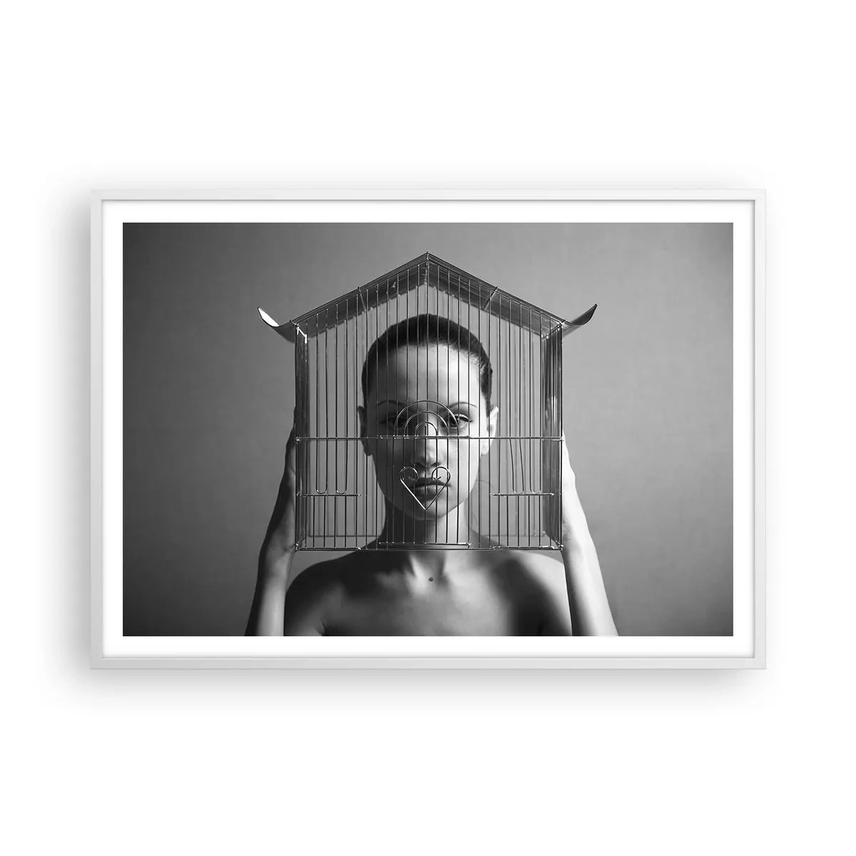 Poszter fekete keretben - Kissé szürreális portré - 100x70 cm