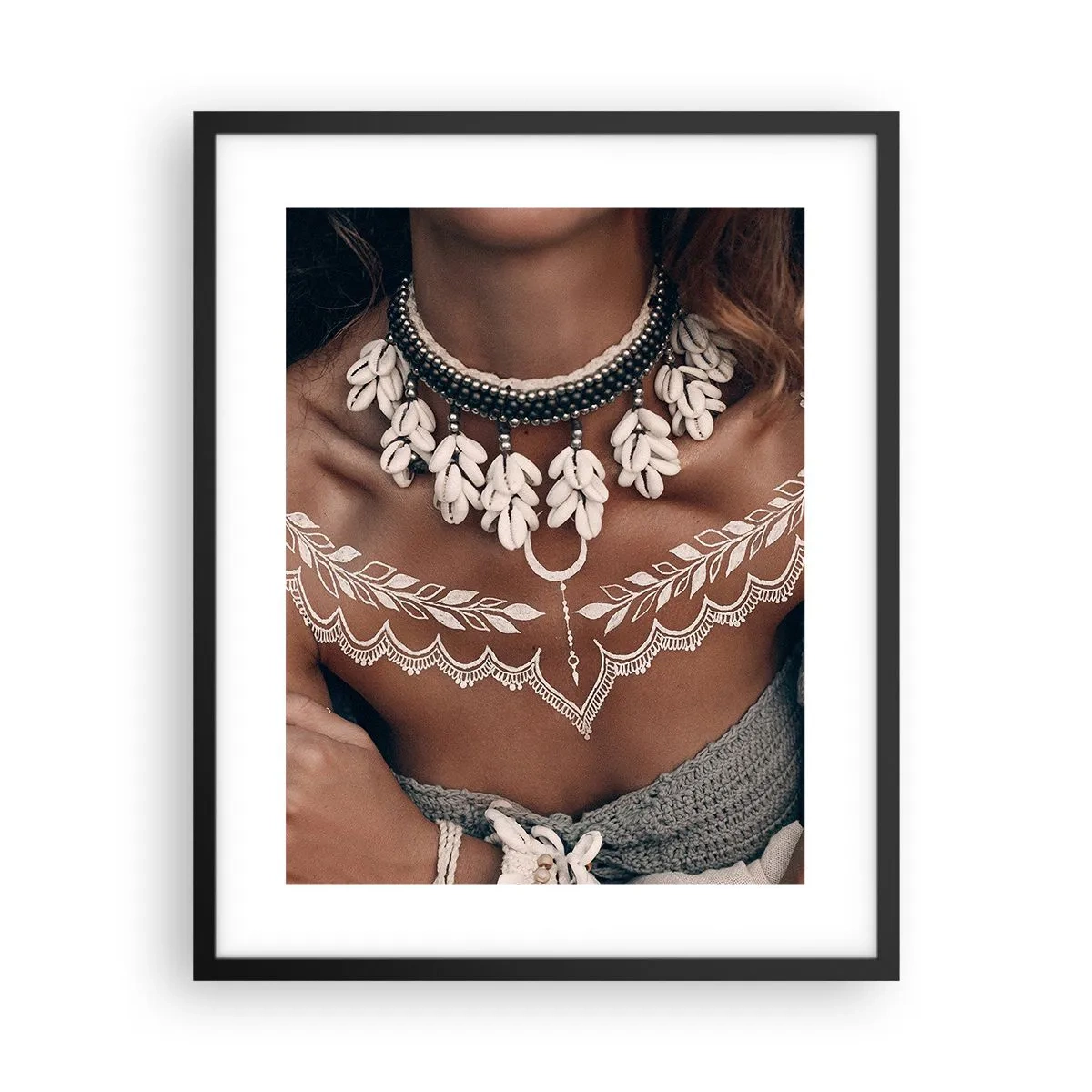 Poszter fehér keretben - Talizmánok, a nőiesség rituáléi - 40x50 cm