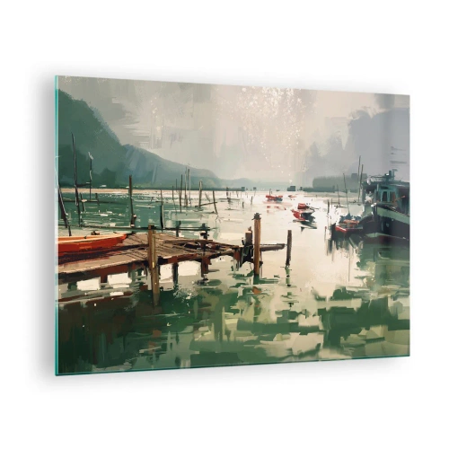 Üveg kép - Egy fából készült móló és csónakok a hegyekkel körülvett nyugodt vízen - 70x50cm - Leöntött olvasztott holddal - Modern fali dekoráció nappalihoz és hálószobához ARTTOR