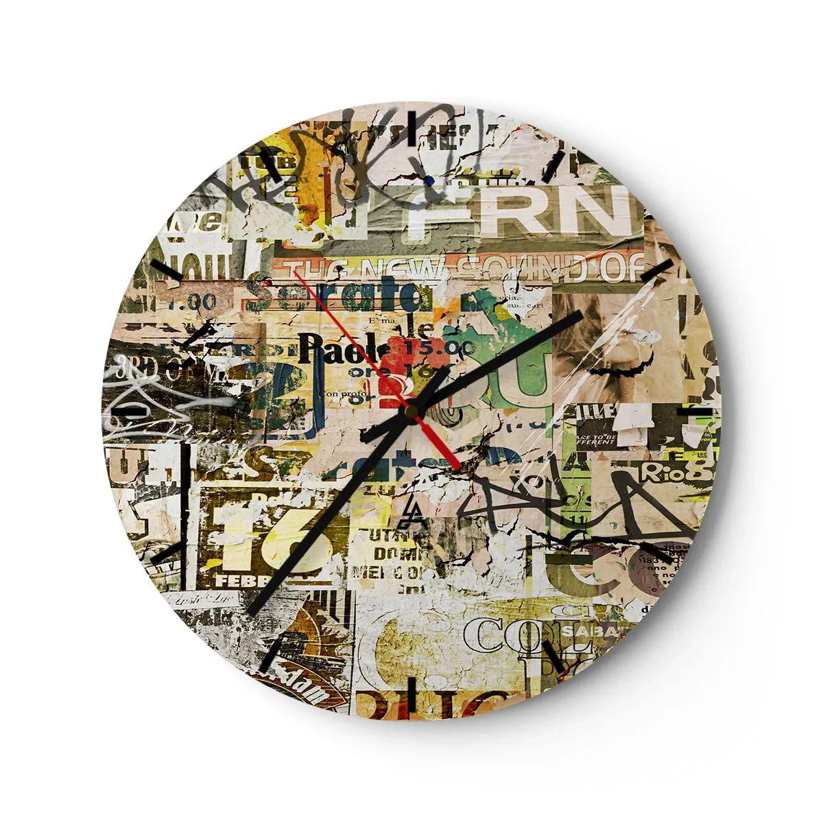 Falióra, Óra - Régi plakátok és feliratok sok rétegének kompozíciója - 30x30cm - Ej, történik… - Modern fali dekoráció nappalihoz, konyhához és hálószobához ARTTOR