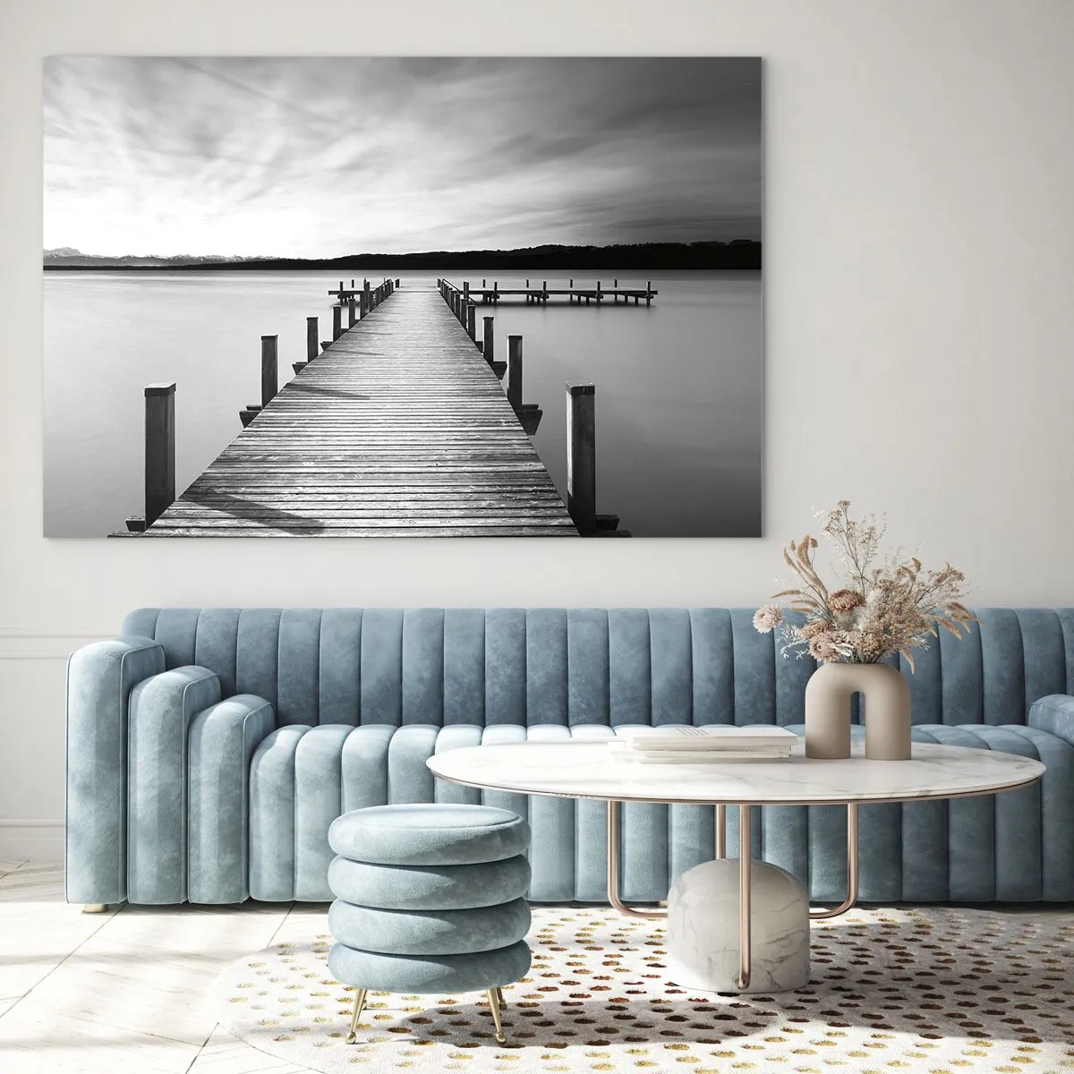 Üveg kép - Egy fából készült móló vezet a távolba egy nyugodt tavon át - 70x50cm - A víznyelőnél - békében - Modern fali dekoráció nappalihoz és hálószobához ARTTOR