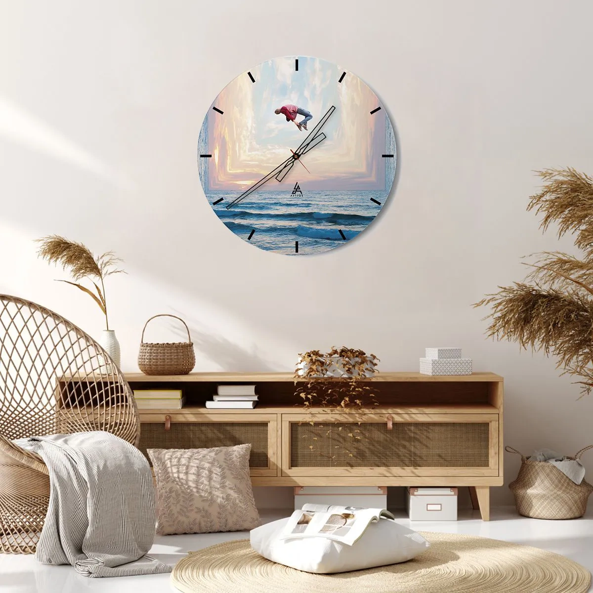 Falióra, Óra - Egy ugráló alak a tengerparton egy szürreális tájban - 30x30cm - Egy másik dimenzióba - Modern fali dekoráció nappalihoz, konyhához és hálószobához ARTTOR