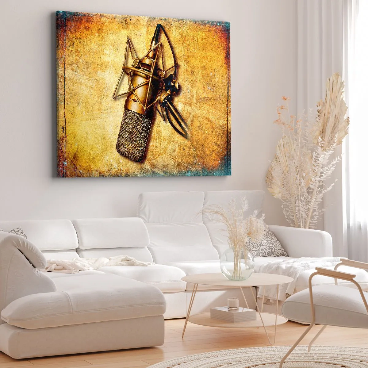 Vászonkép - Egy arany stúdiómikrofon meleg tónusú vintage háttér előtt. - 70x50cm - A rádiózás aranyévei - Modern fali dekoráció nappalihoz és hálószobához ARTTOR