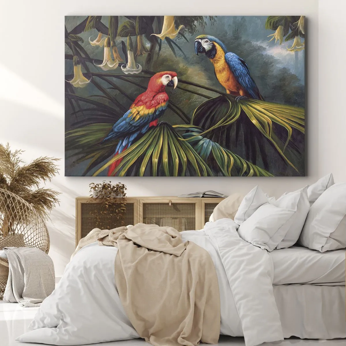 Vászonkép - Papagájok egy trópusi erdőben, egzotikus virágokkal a háttérben - 70x50cm - Romantika a trópusokon - Modern fali dekoráció nappalihoz és hálószobához ARTTOR