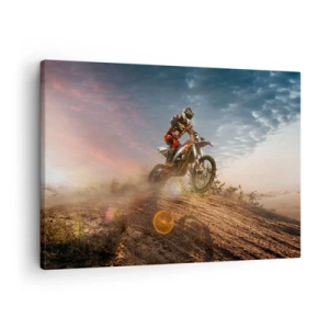 Vászonkép - Motoros a dűnék között naplementekor - 70x50cm - Győzelemért - Modern fali dekoráció nappalihoz és hálószobához ARTTOR