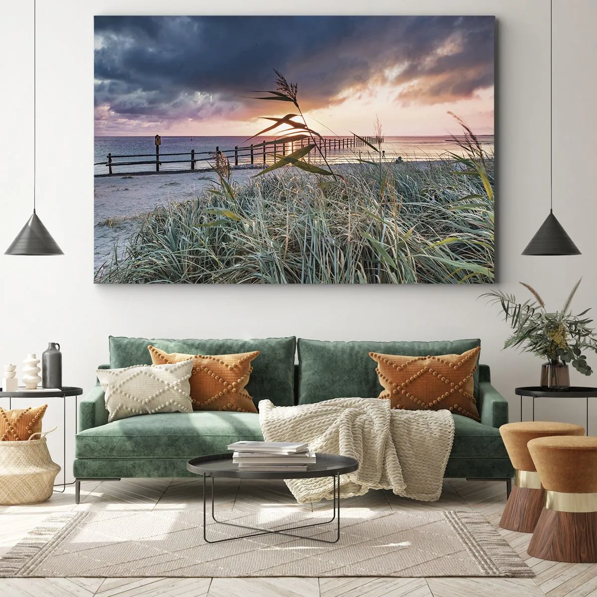 Vászonkép - Strand naplementekor, előtérben fűvel - 70x50cm - Nem múlik el a széllel - Modern fali dekoráció nappalihoz és hálószobához ARTTOR
