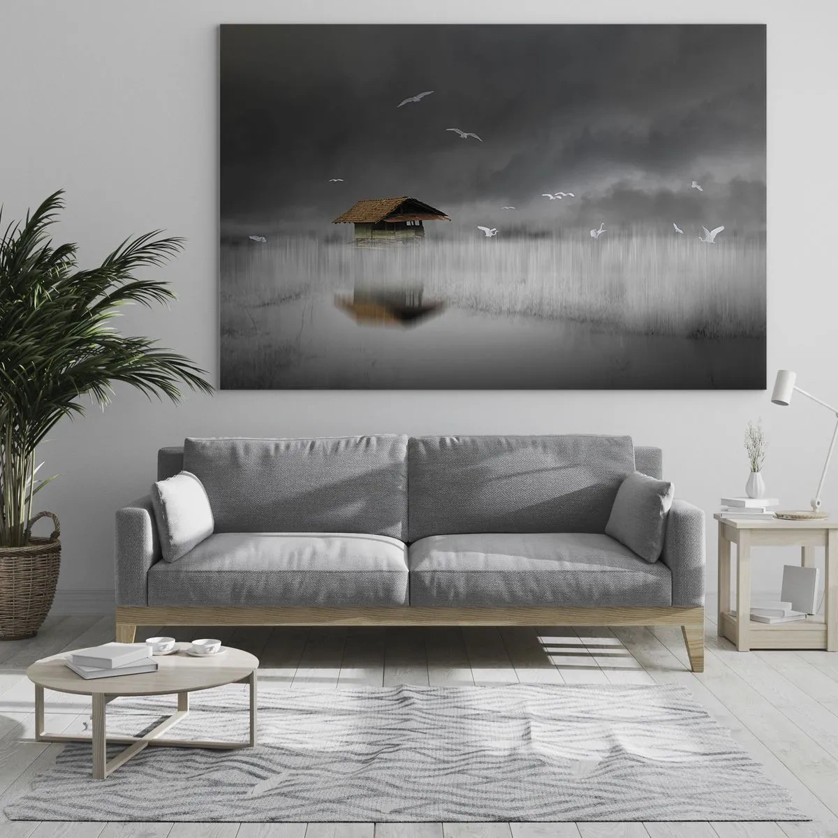 Üveg kép - Egy ház a vízparton a ködben, madarak repülnek - 70x50cm - Menedék az esőtől - Modern fali dekoráció nappalihoz és hálószobához ARTTOR