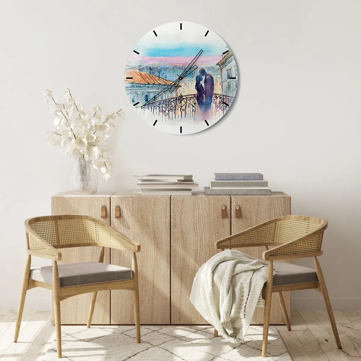 Falióra, Óra - Romantikus pár egy városra néző erkélyen - 30x30cm - Párizsi szerelmesek - Modern fali dekoráció nappalihoz, konyhához és hálószobához ARTTOR