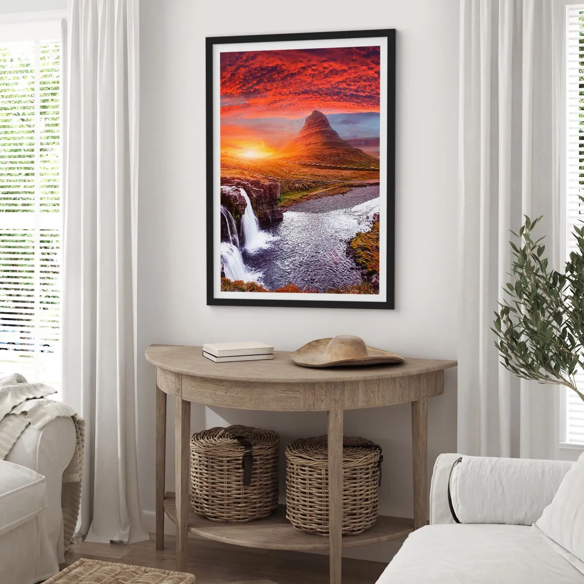 Poszter fehér keretben - A hegy és a vízesés, melyet a lenyugvó nap sugarai világítanak meg - 50x70cm - Középfölde kilátása - Modern fali dekoráció nappalihoz és hálószobához ARTTOR