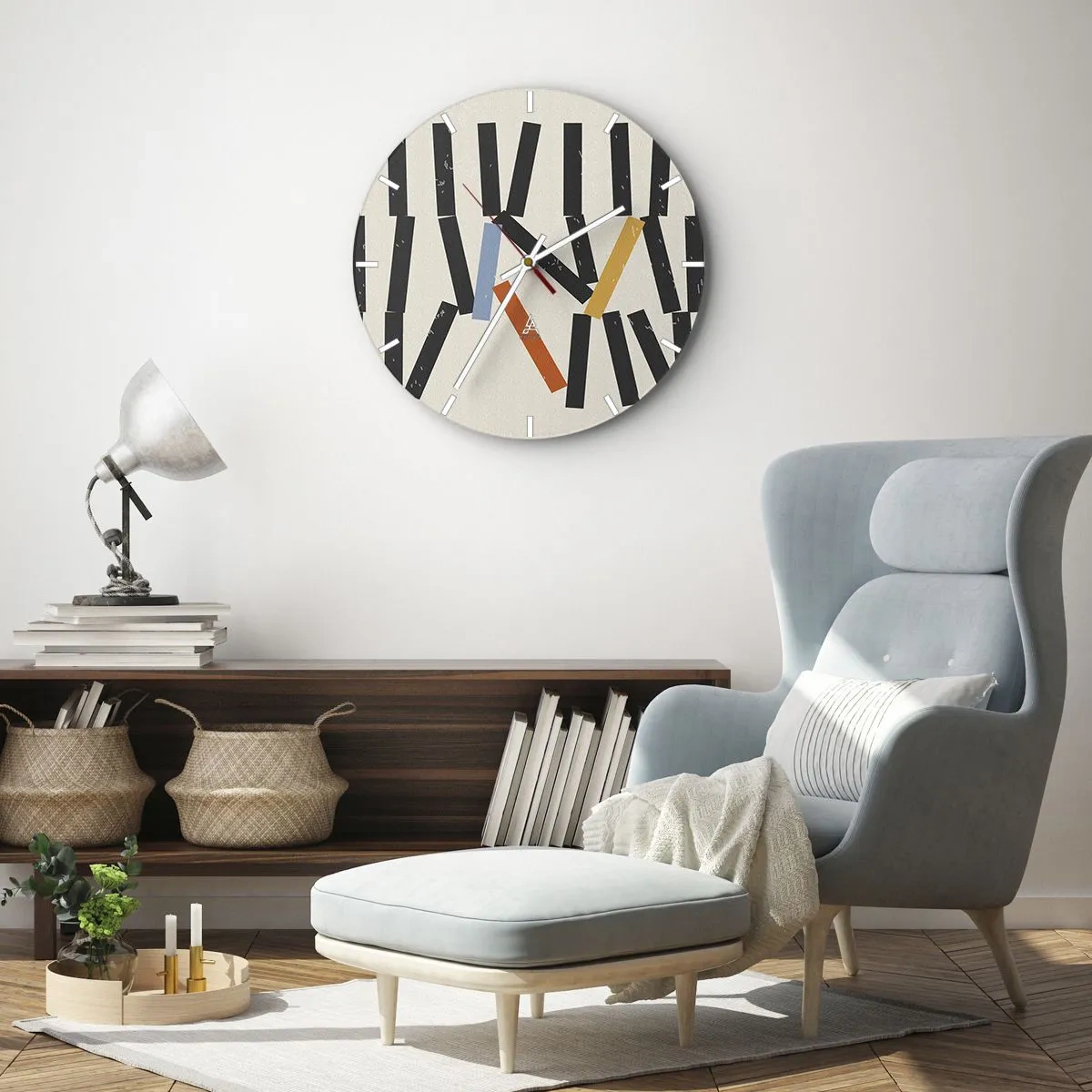 Falióra, Óra - Színes és fekete dominók világos háttéren grafikus elrendezésben - 30x30cm - Dominó - kompozíció - Modern fali dekoráció nappalihoz, konyhához és hálószobához ARTTOR