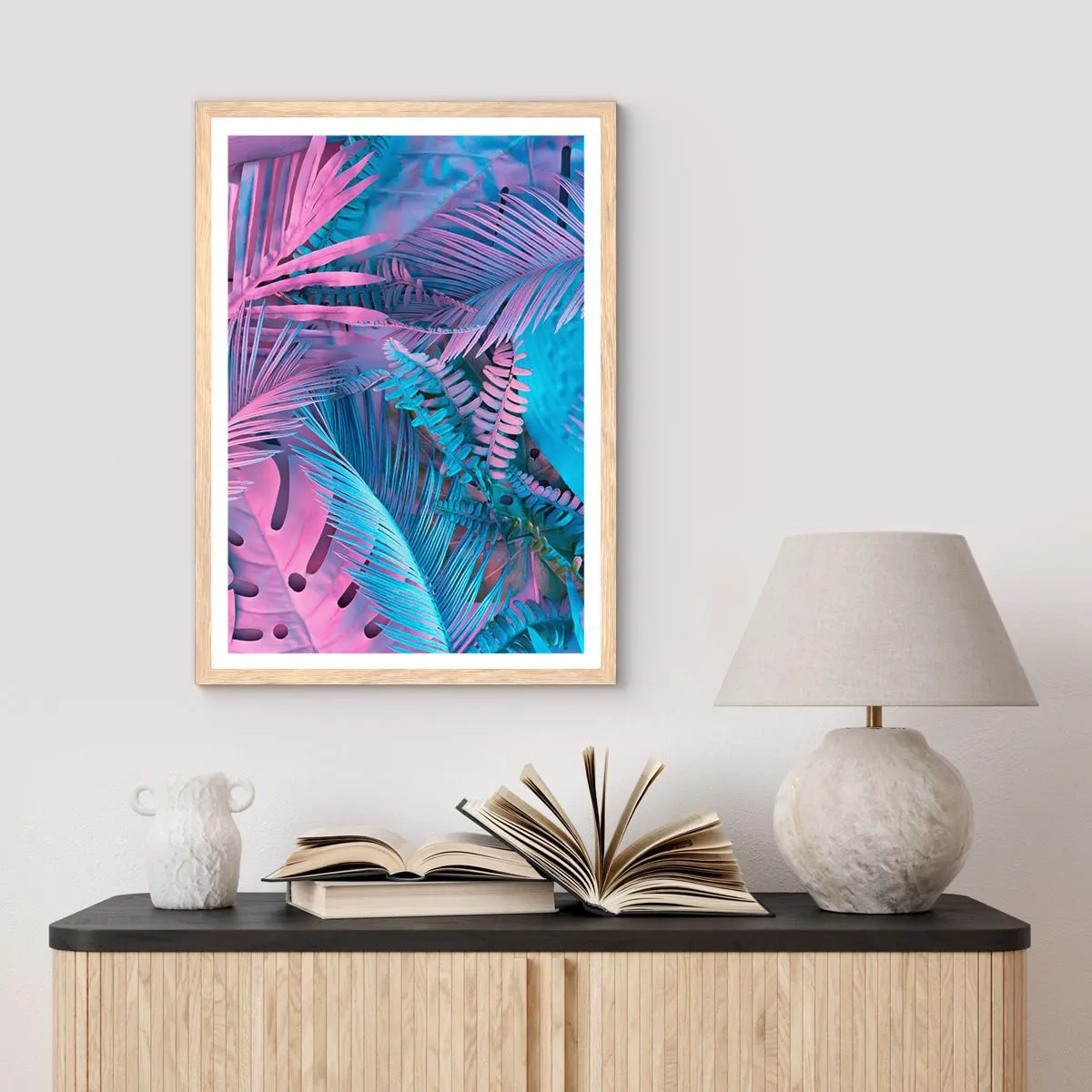 Poszter világos tölgy keretben - Trópusok rózsaszínben és kékben - 50x70 cm