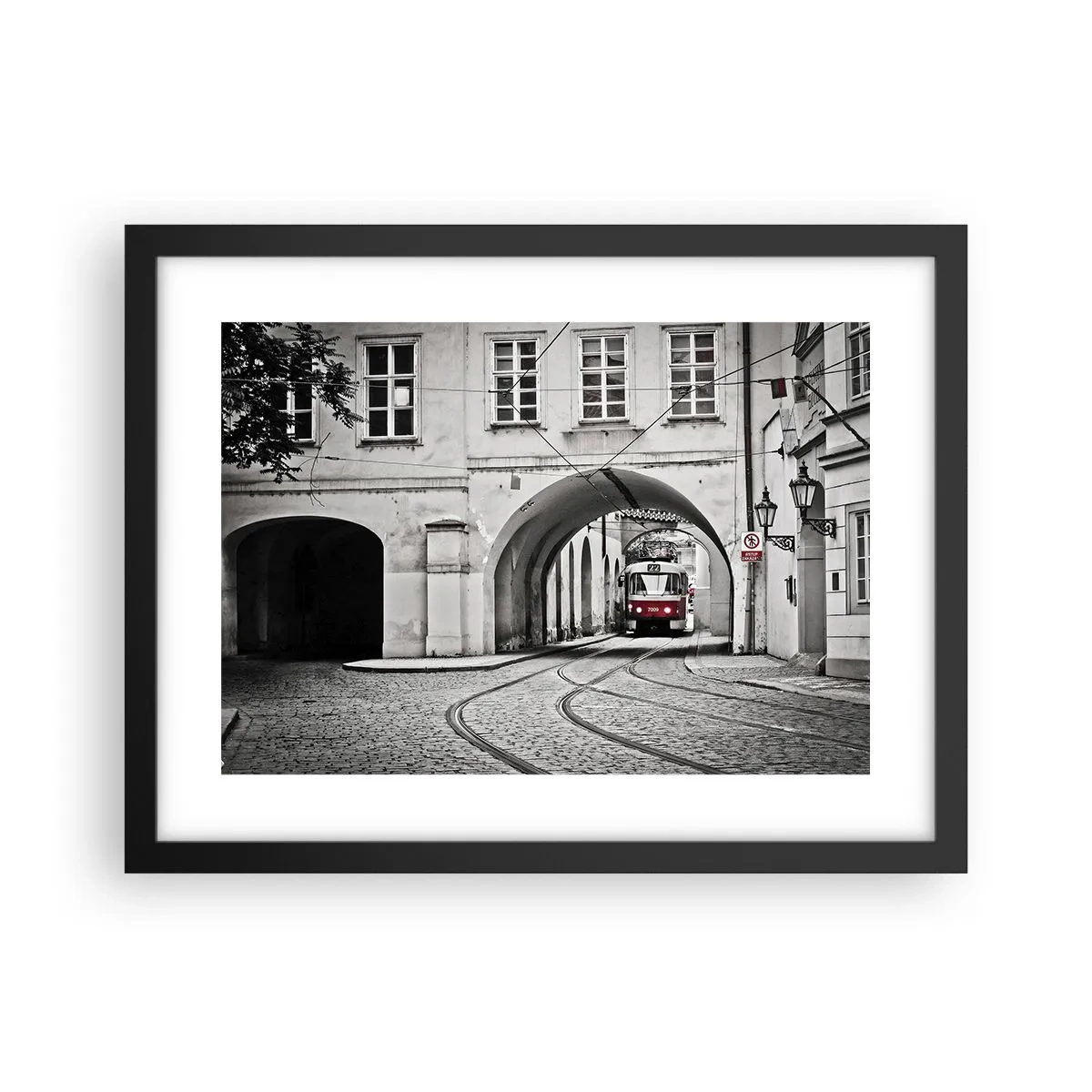 Poszter fehér keretben - A város labirintusán keresztül - 40x30 cm