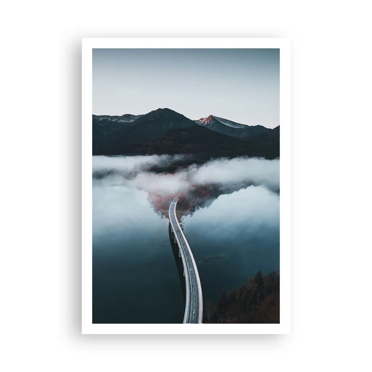 Poszter - Tükörsima víz felett - 70x100 cm