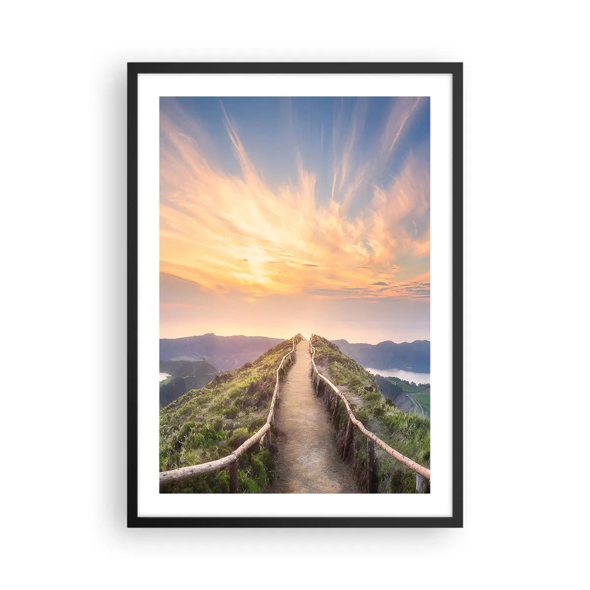 Poszter fehér keretben - Dombtetőn húzódó ösvény naplementével és hegyi kilátással - 50x70cm - Közel az éghez - Modern fali dekoráció nappalihoz és hálószobához ARTTOR