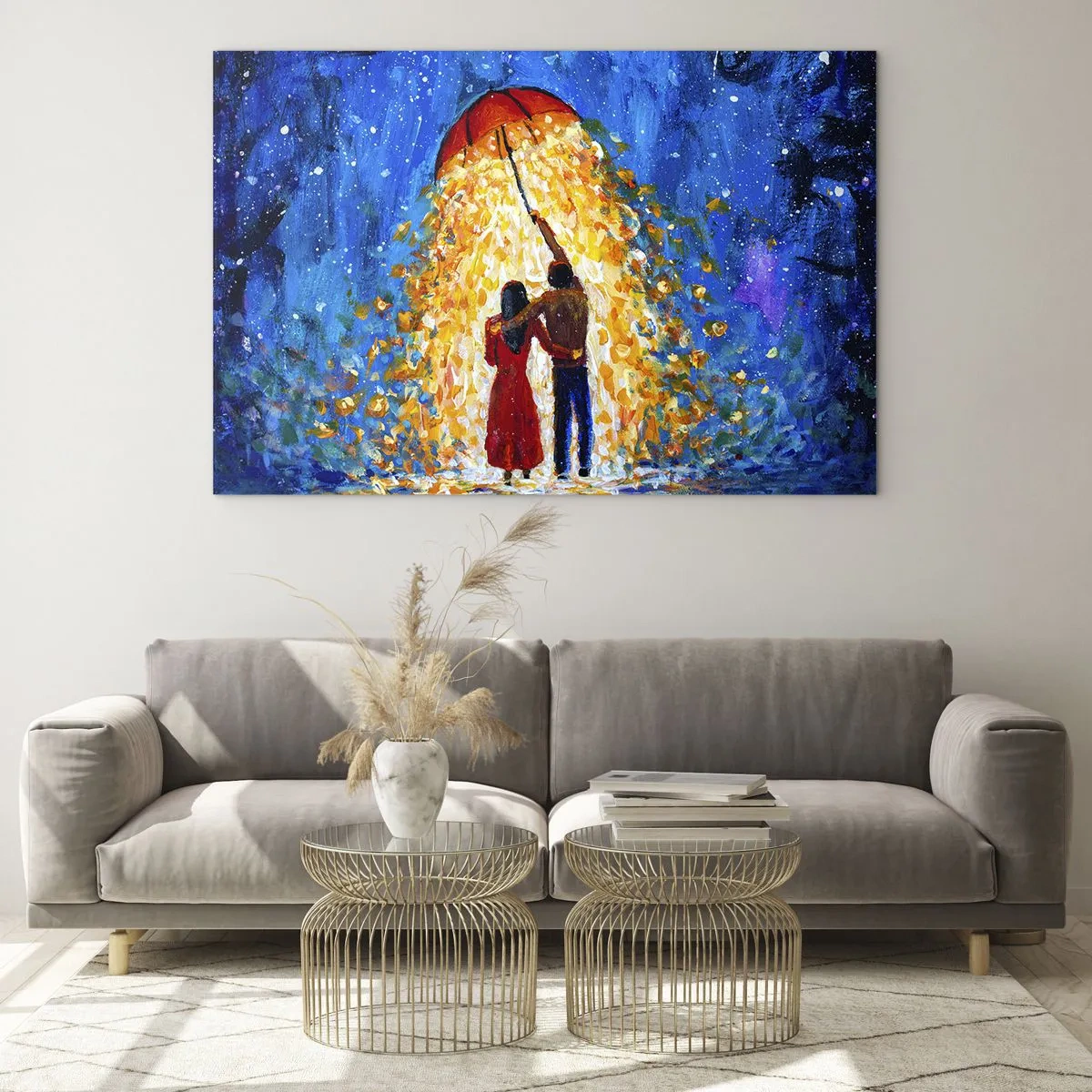 Üveg kép - Egy pár egy esernyő alatt, aranyló fénnyel körülvéve az éjszakai égbolton - 70x50cm - Egy esős este varázsa? - Modern fali dekoráció nappalihoz és hálószobához ARTTOR