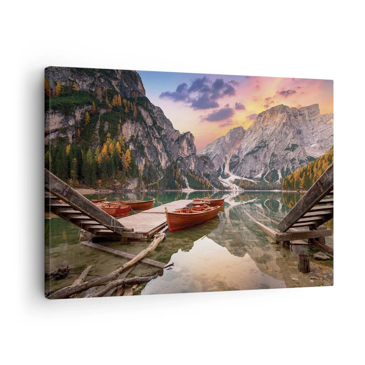 Vászonkép - Hegyi tó csónakokkal naplementekor - 70x50cm - A nap ígérete - Modern fali dekoráció nappalihoz és hálószobához ARTTOR