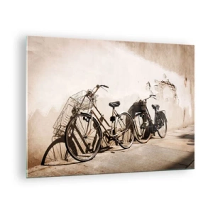 Üveg kép - Retro biciklik egy régi falnak dőlve - 70x50cm - A múlt felejthetetlen varázsa - Modern fali dekoráció nappalihoz és hálószobához ARTTOR