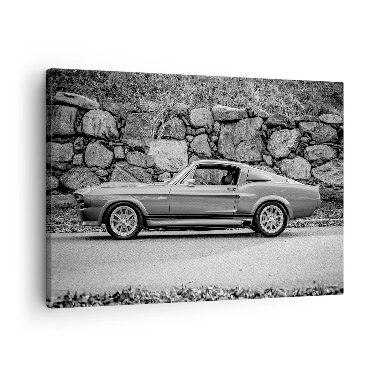 Vászonkép - Fekete-fehér fotó egy klasszikus autóról - 70x50cm - A 60-as évek legendája - Modern fali dekoráció nappalihoz és hálószobához ARTTOR