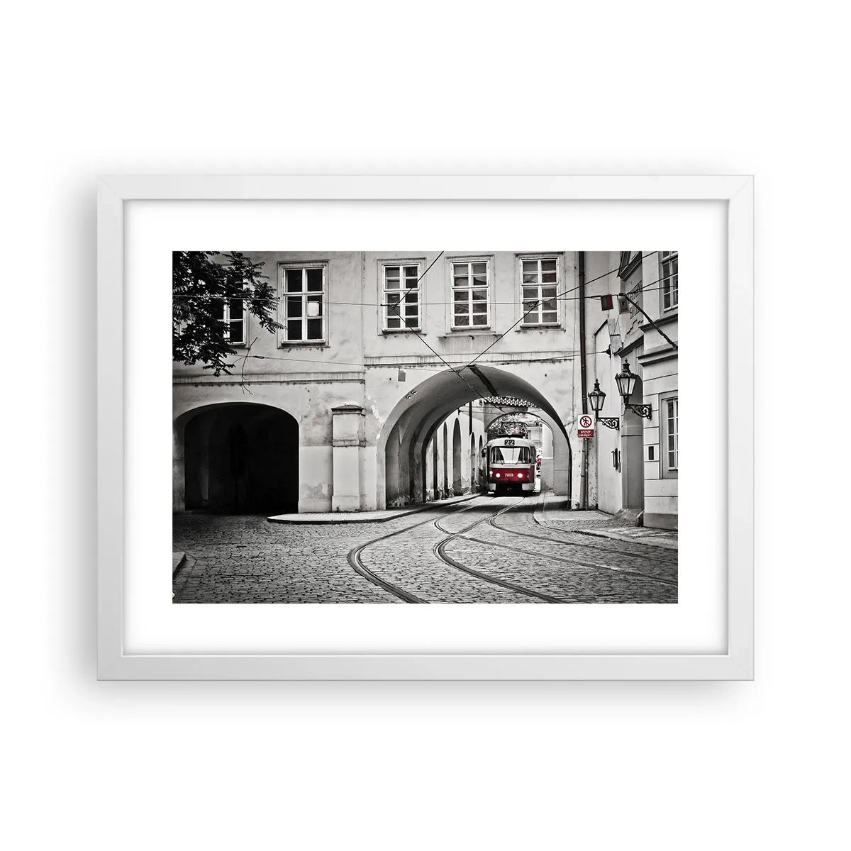 Poszter fekete keretben - A város labirintusán keresztül - 40x30 cm