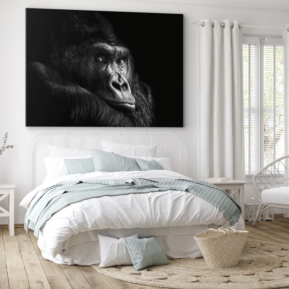 Vászonkép - Fekete-fehér portré egy fenséges gorilla - 70x50cm - Mit bámulsz? - Modern fali dekoráció nappalihoz és hálószobához ARTTOR