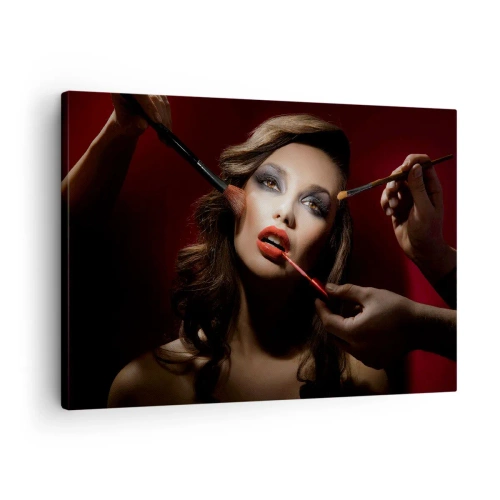 Vászonkép - Stílusos portré egy sötét háttér előtt sminkelő nőről - 70x50cm - Álmodozó szép - Modern fali dekoráció nappalihoz és hálószobához ARTTOR