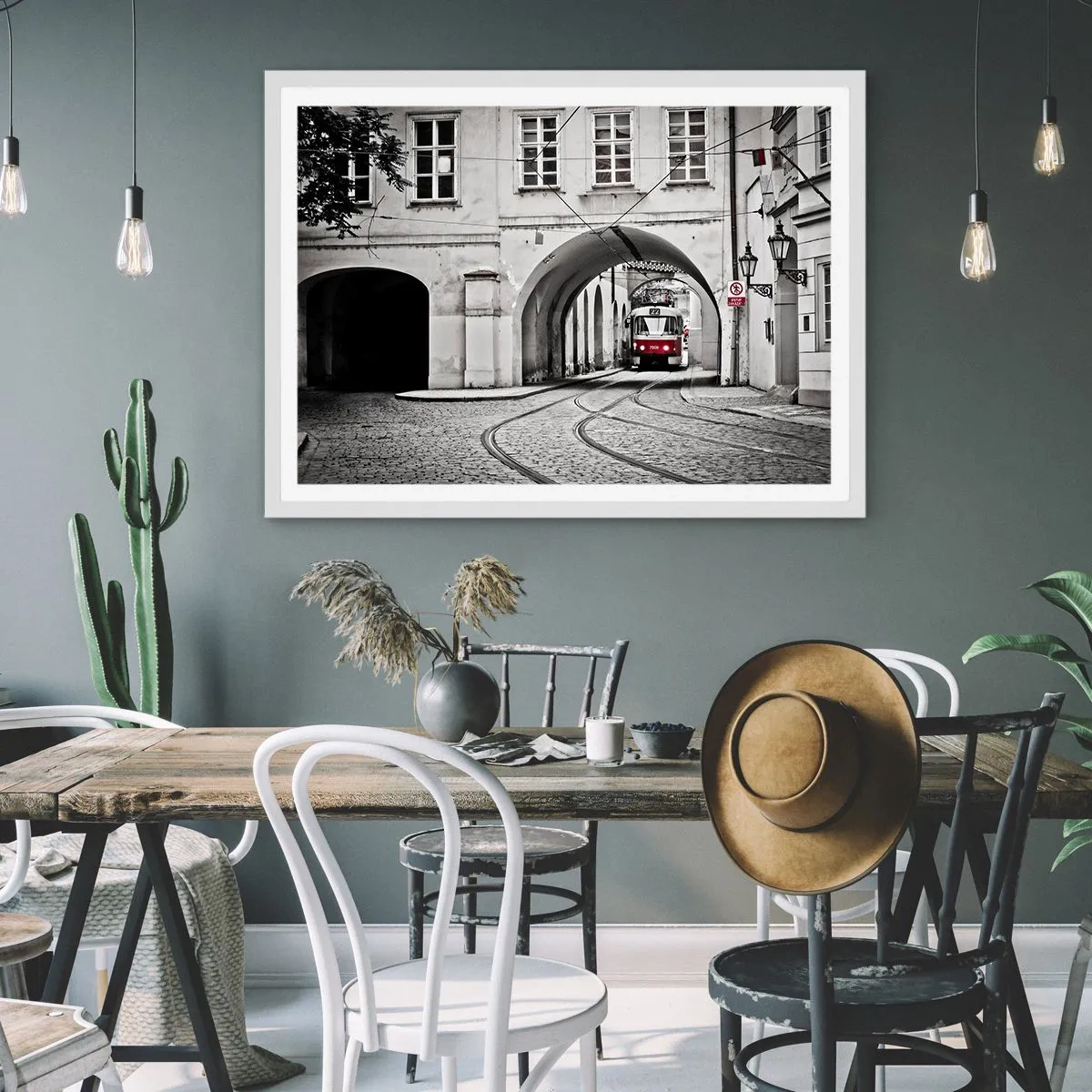 Poszter fekete keretben - A város labirintusán keresztül - 70x50 cm