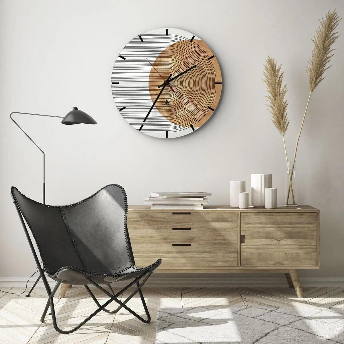 Falióra, Óra - Fa és vonalak világos háttéren geometrikus harmóniában - 30x30cm - Egy napsütéses kompozíció - Modern fali dekoráció nappalihoz, konyhához és hálószobához ARTTOR